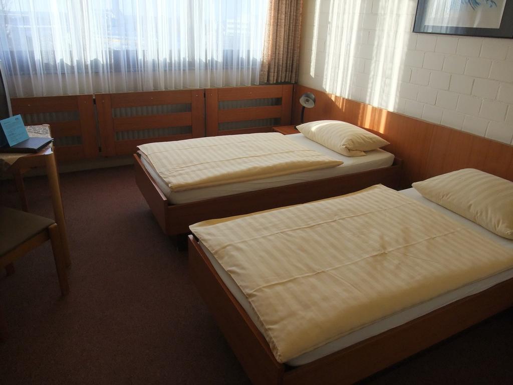 Rtb-Hotel - Sportschule Bergisch Gladbach Room photo